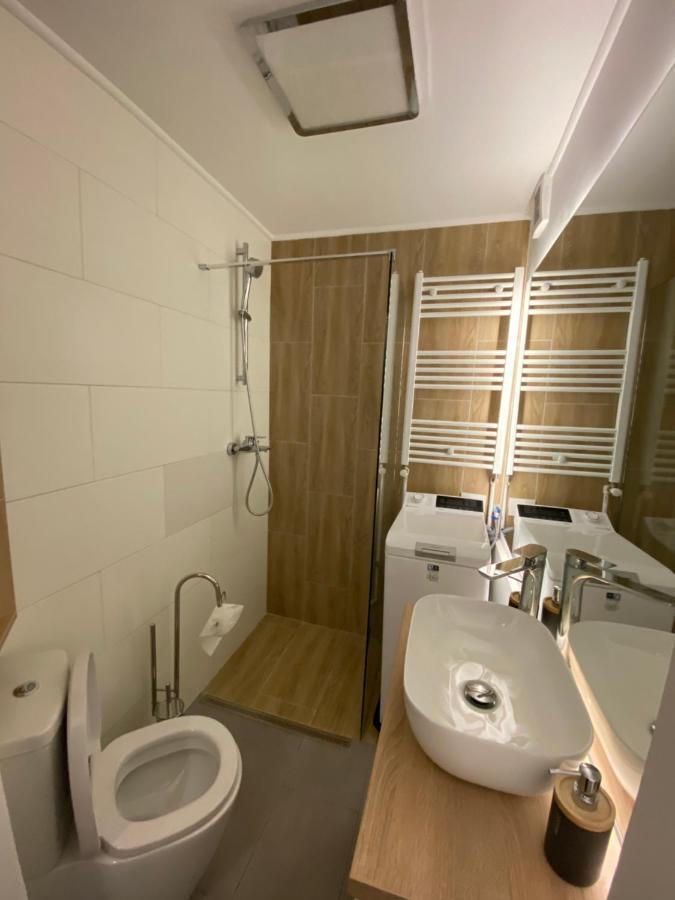 Cozy Apartment In The Business Area Of บูคาเรสต์ ภายนอก รูปภาพ
